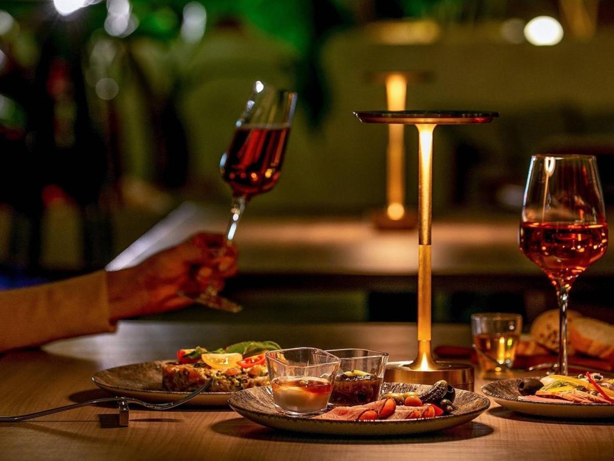 Oriental Hotel Okinawa Resort & Spa Nago Luaran gambar A restaurant in Dubai