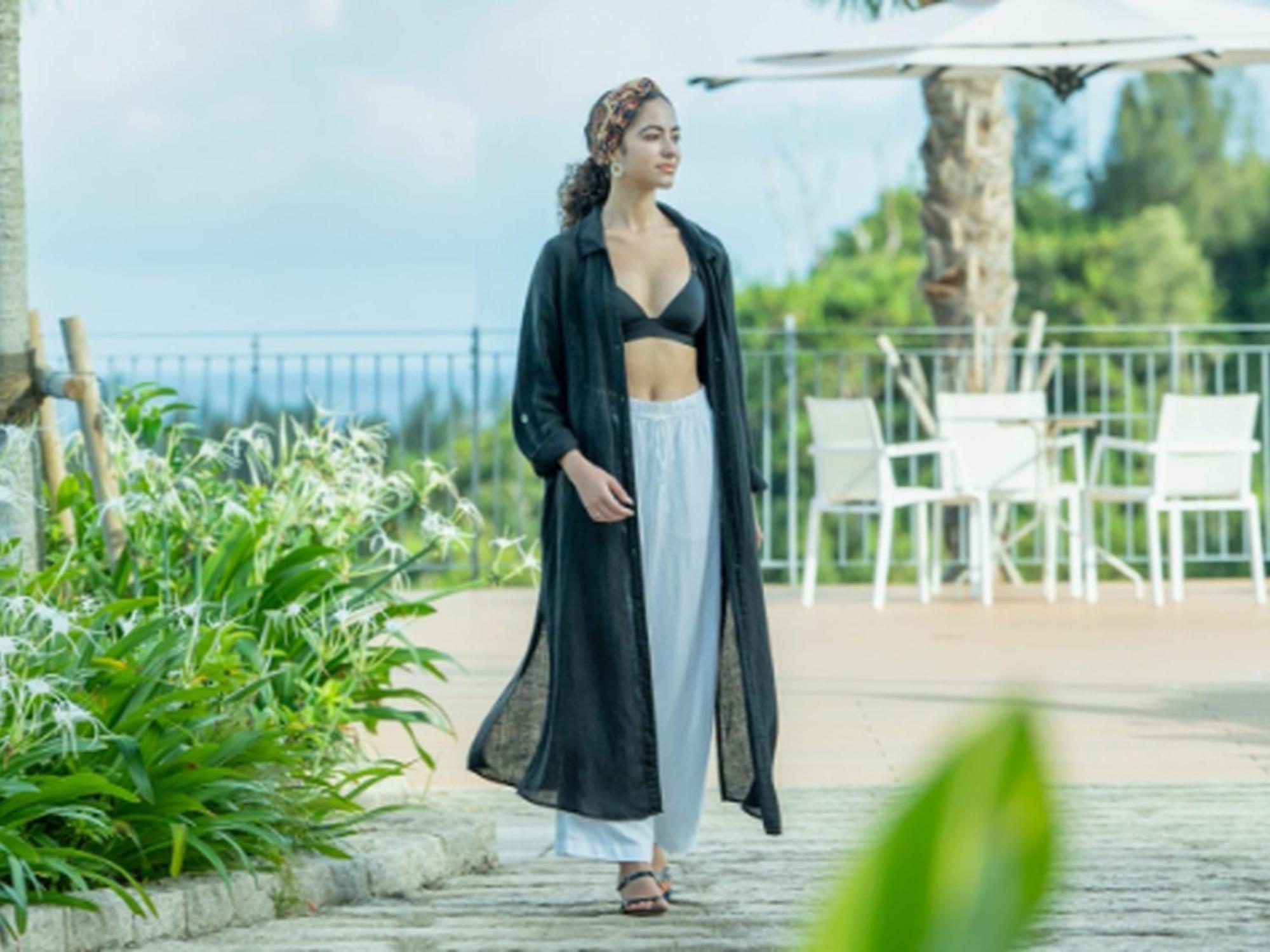 Oriental Hotel Okinawa Resort & Spa Nago Luaran gambar A woman wearing a kaftan