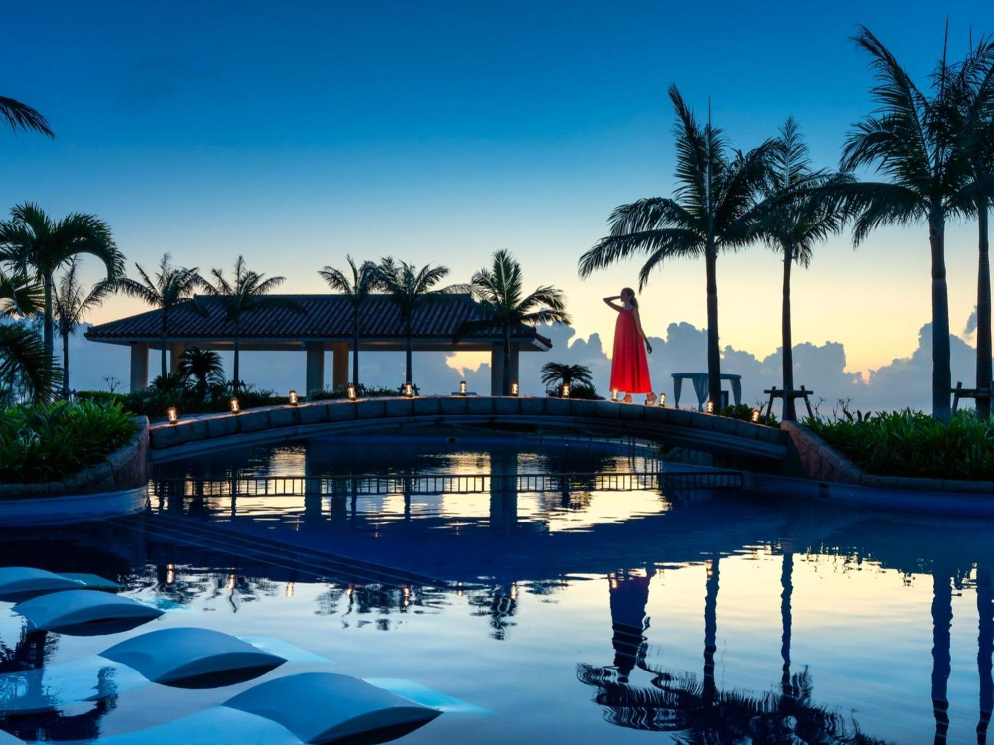 Oriental Hotel Okinawa Resort & Spa Nago Luaran gambar The pool at the hotel